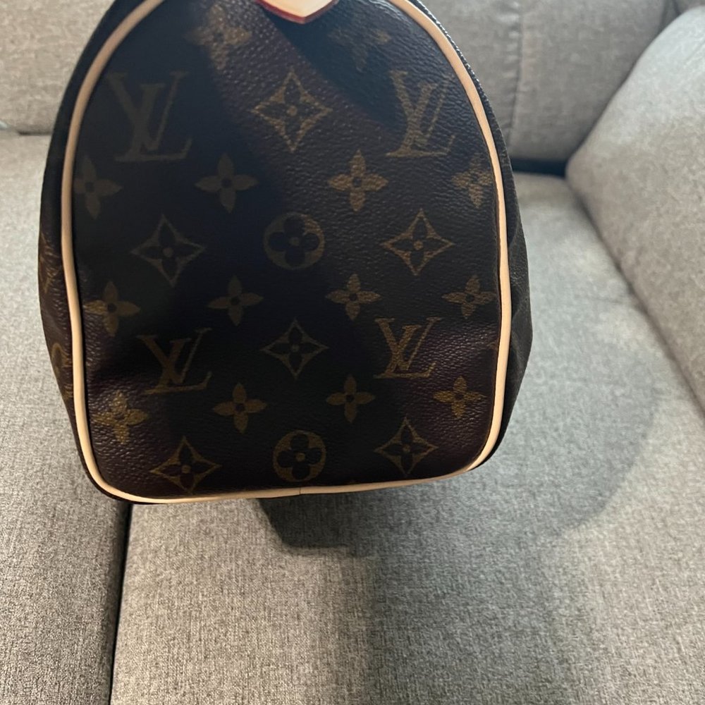 Authentic LV Speedy 25 - Picture 5 of 13